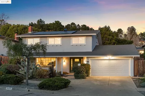 7610 Hansom Dr, Oakland, CA 94605