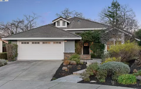 26 Driftwood Ct, Pleasant Hill, CA 94523