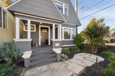 1727 Bay St, Alameda, CA 94501