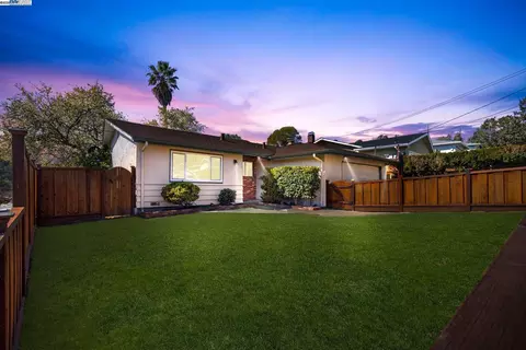3826 Victor St, Pinole, CA 94564