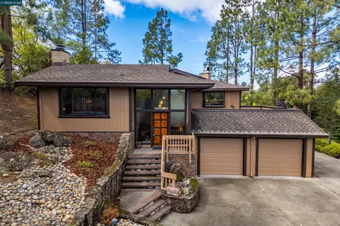 910 Ridge Dr, Concord, CA 94518 photo 1