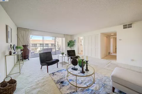 1613 Ptarmigan Dr #1A, Walnut Creek, CA 94595