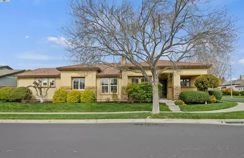 5582 Linden St, Dublin, CA 94568 photo 1