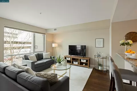 1655 N California Blvd #203, Walnut Creek, CA 94596
