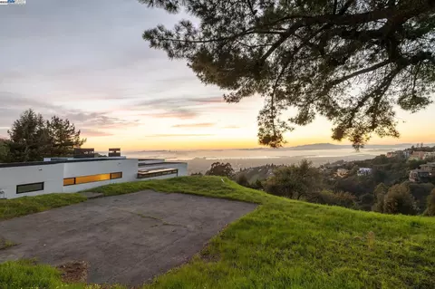7041 Devon Way, Berkeley, CA 94705 photo 5