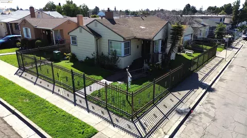 9401 Hillside St, Oakland, CA 94603