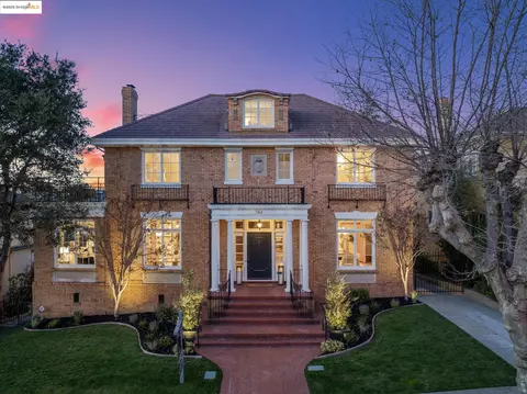744 Longridge Rd, Oakland, CA 94610