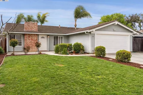 573 Breezyglen Ct, San Jose, CA 95133