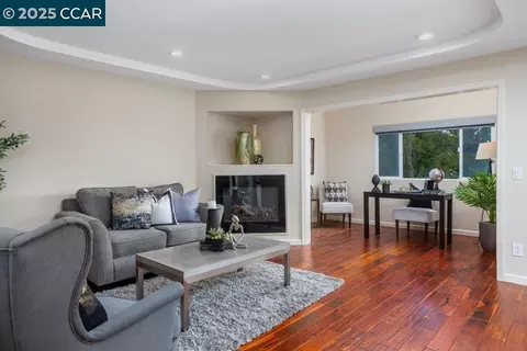 1372 Rockledge Ln #4, Walnut Creek, CA 94595