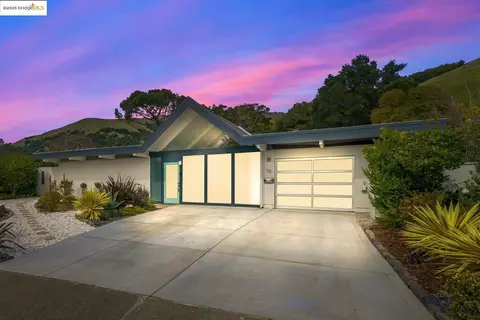 75 El Capitan Dr, San Rafael, CA 94903