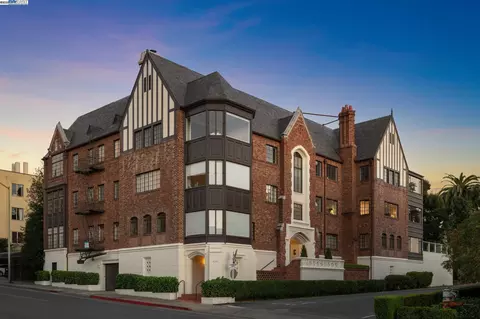5301 Broadway Ter #8, Oakland, CA 94618