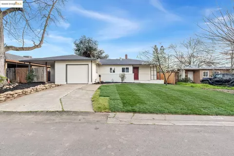 2348 Lloyd Ln, Sacramento, CA 95825