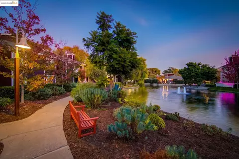 33 Marina Lakes Dr, Richmond, CA 94804