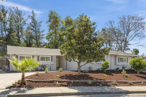 241 Fernwood Dr, Pleasant Hill, CA 94523