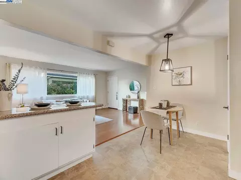 3054 Bona St #A, Oakland, CA 94601