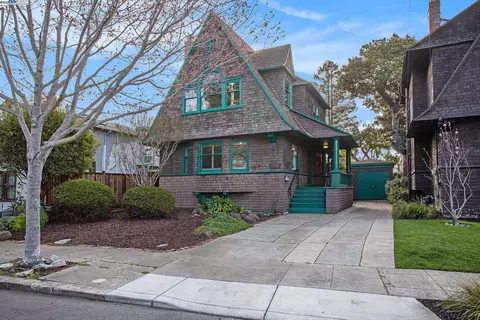 1372 Versailles, Alameda, CA 94501 photo 1