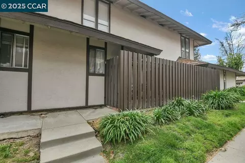 5457 Roundtree Pl #C, Concord, CA 94521 photo 1