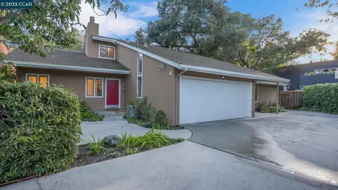 6 Russell Ct, Menlo Park, CA 94025