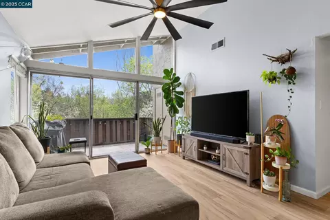 59 Massolo Dr #H, Pleasant Hill, CA 94523