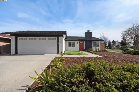 1300 Cirolero St, Milpitas, CA 95035 photo 1