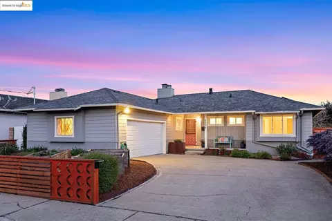 3034 Stephen Dr, Richmond, CA 94803
