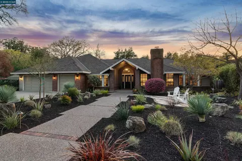 607 Burton Dr, Lafayette, CA 94549 photo 1