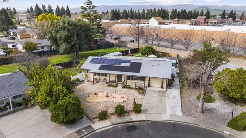 148 Olympic Cir, Vacaville, CA 95687 photo 1