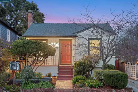 4450 Pampas Ave, Oakland, CA 94619