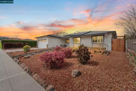 8391 Davona Dr, Dublin, CA 94568 photo 1