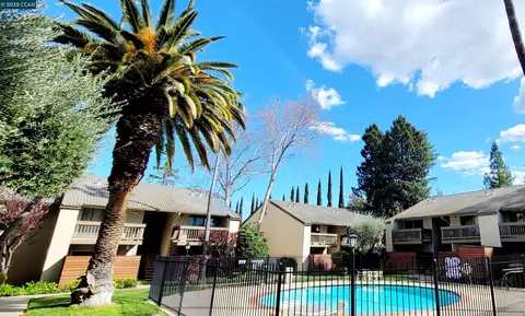 2730 Oak Rd #54, Walnut Creek, CA 94597
