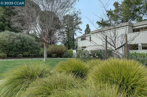1424 Canyonwood Ct #2, Walnut Creek, CA 94595