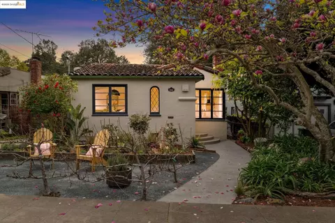 3243 Wisconsin St, Oakland, CA 94602