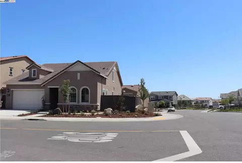 2700 Chuckwagon Ln, Rocklin, CA 95765 photo 1