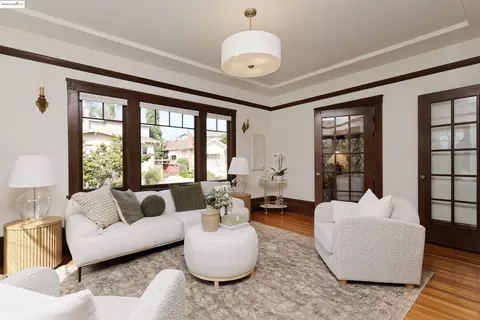 1379 Hampel St #1, Oakland, CA 94602