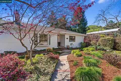 3273 Wooded Creek Ln, Lafayette, CA 94549