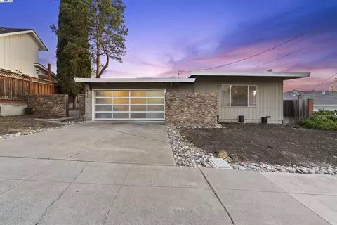 549 E Angela St, Pleasanton, CA 94566 photo 1