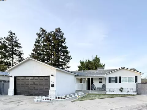 1213 Huntington Dr, Modesto, CA 95350