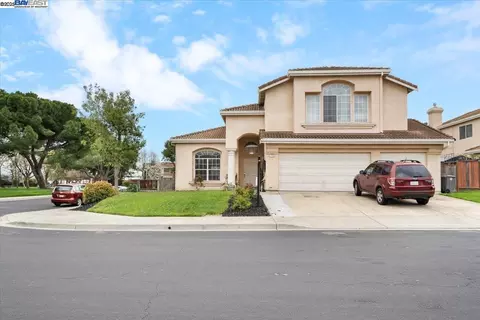 7448 Brighton Ct, Dublin, CA 94568 photo 1