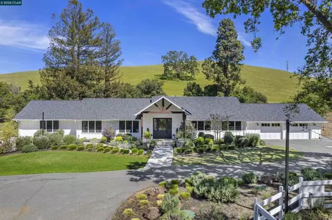 635 Pine Creek Rd, Walnut Creek, CA 94598