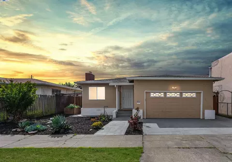 353 S 17th St, Richmond, CA 94804