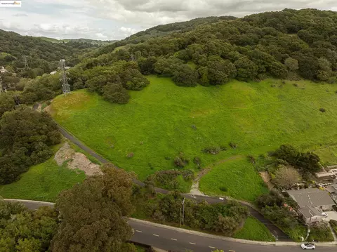 50 Tavaszi Ter, El Sobrante, CA 94803