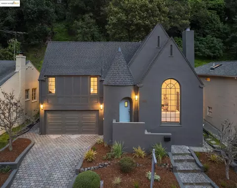1515 Trestle Glen Rd, Oakland, CA 94610