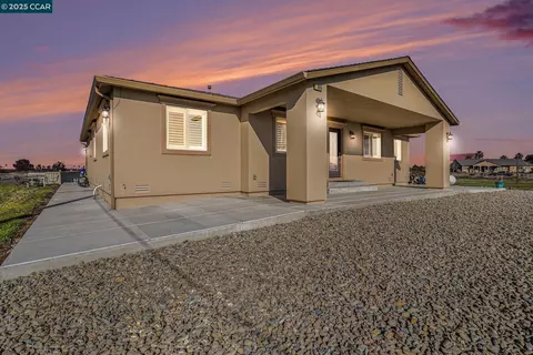 89 Homestead Rd, Tracy, CA 95304 photo 1