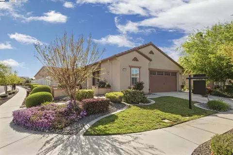 2961 Clear Point Way, Manteca, CA 95336 photo 1