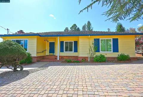 1061 Laurel Dr, Lafayette, CA 94549 photo 1