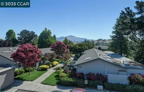 2501 Pine Knoll Dr #13, Walnut Creek, CA 94595