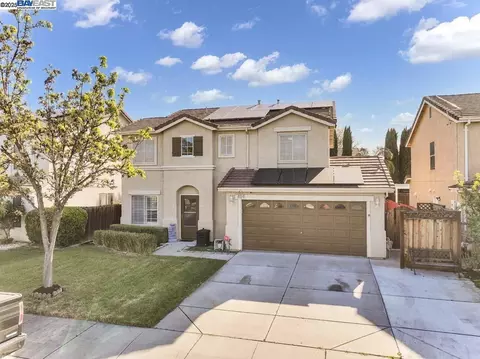 806 Robert L Smith Dr, Tracy, CA 95376 photo 1