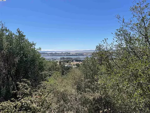 25 Burnham St, Vallejo, CA 94590 photo 3