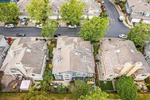 View/Area - 266 Scotts Vly, Hercules, CA 94547 photo 2 of 6