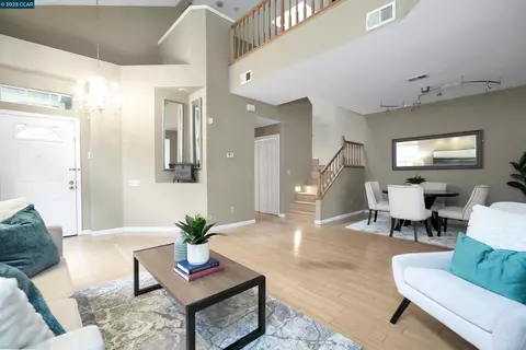 Living - 266 Scotts Vly, Hercules, CA 94547 photo 3 of 5